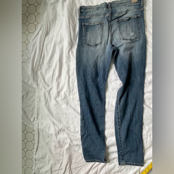 Sneak Peek Jeans sexy Boyfriend cut in distressed denim size 5. - Picture 3 of 5